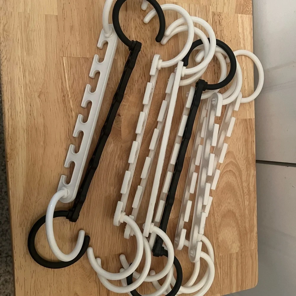 Lot of 10 wonder hangers
